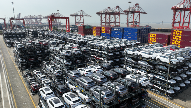 产销首破3000万辆 中国汽车业跨上新台阶