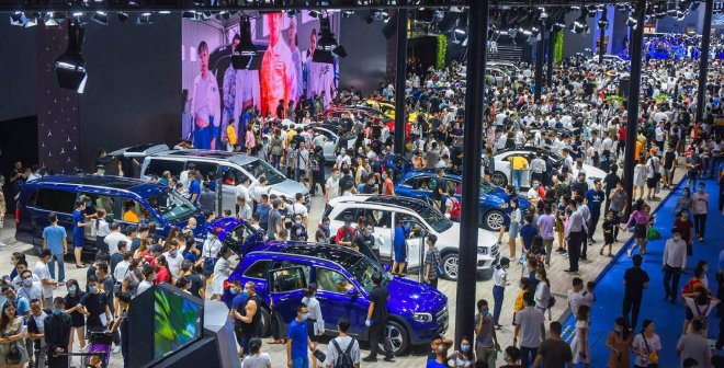 产销首破3000万辆 中国汽车业跨上新台阶